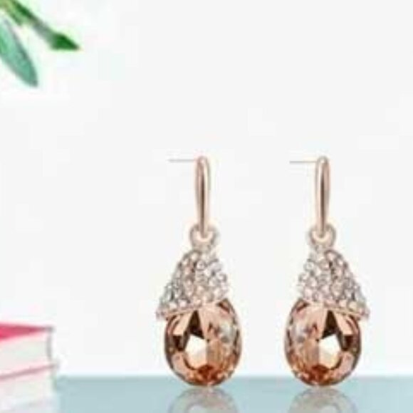 2/$40 Ladies Crystal Earrings - Picture 5 of 10